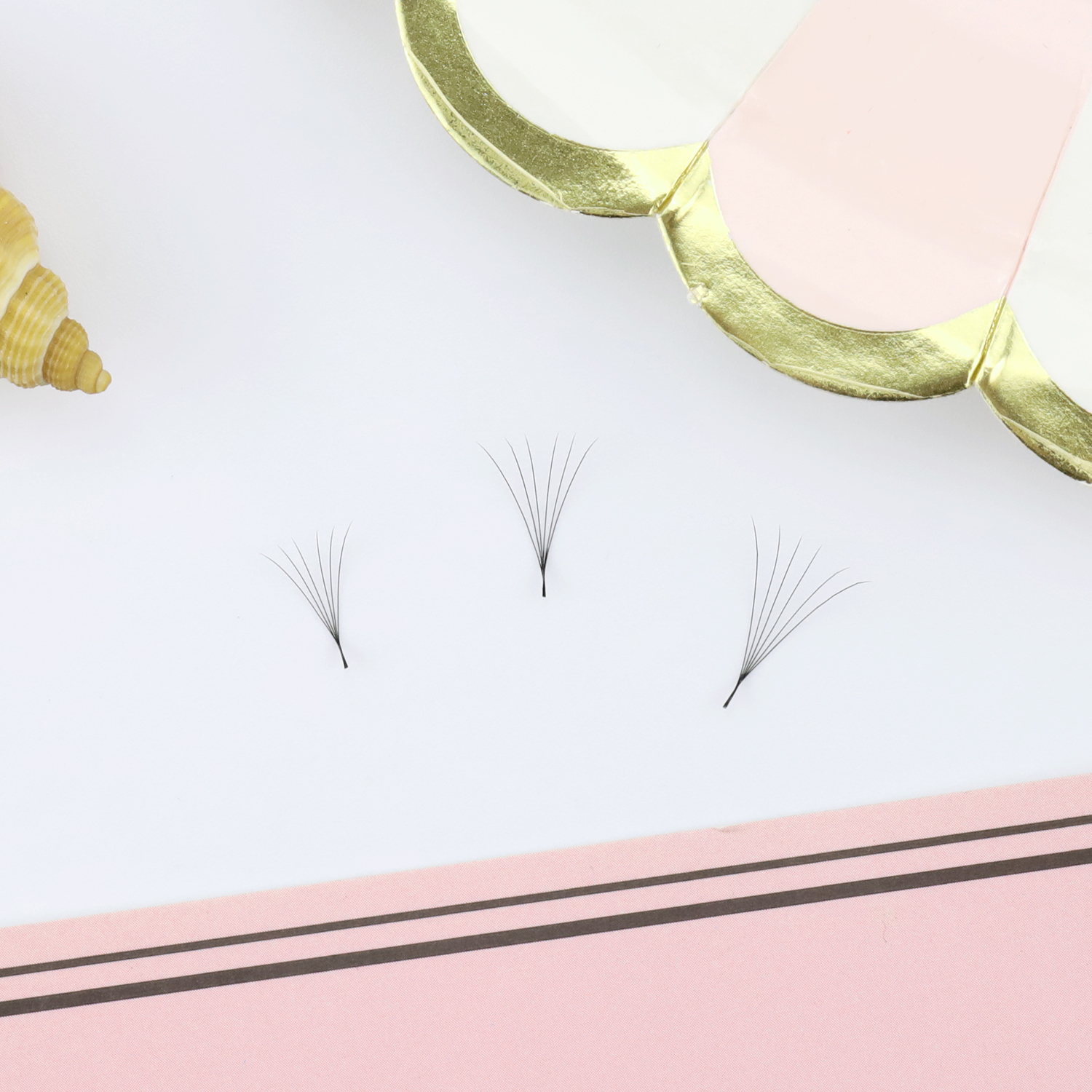 Pointy base premade fans volume lashes hot selling in US&UK